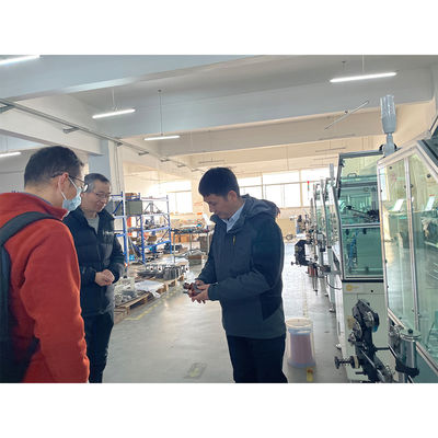 Tam otomatik armatür sarma makinesi Elektronik gergi ile rotor bobin sarma makinesi Tedarikçi